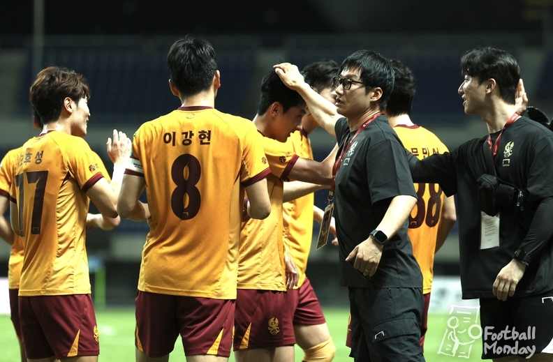 정지훈과 헤이스 득점에 힘입어 2-0으로 주도하는 광주FC ⓒ광주FC