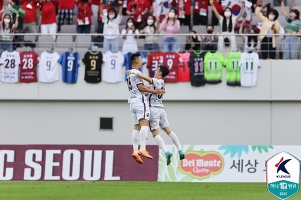 정승현(좌)은 9월 전역 후 원 소속팀 울산으로 복귀한다 ©연합뉴스=한국프로축구연맹 제공 정승현(좌)은 9월 전역 후 원 소속팀 울산으로 복귀한다 ©연합뉴스=한국프로축구연맹 제공
