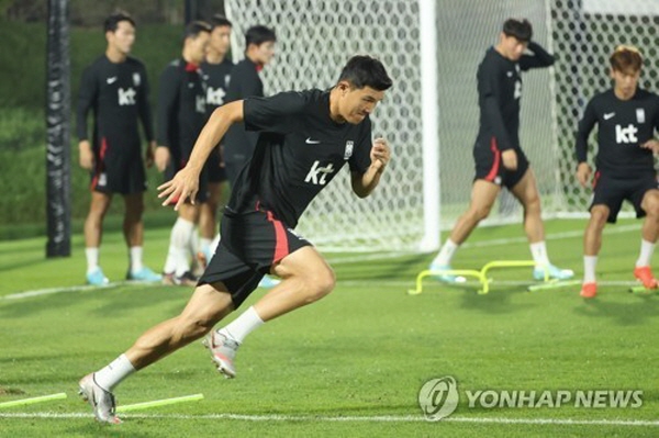 훈련중인 김민재 ©연합뉴스=한국프로축구연맹 제공 훈련중인 김민재 ©연합뉴스=한국프로축구연맹 제공