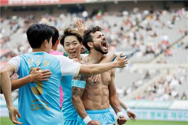 광주전서 부상에서 복귀하는 대구 세징야 ©연합뉴스 제공 광주전서 부상에서 복귀하는 대구 세징야 ©연합뉴스 제공