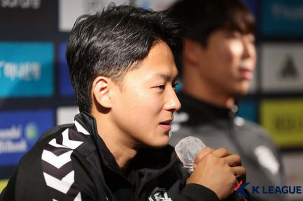 전주성서 마수걸이 골 노리는 이승우 ©연합뉴스=한국프로축구연맹 전주성서 마수걸이 골 노리는 이승우 ©연합뉴스=한국프로축구연맹