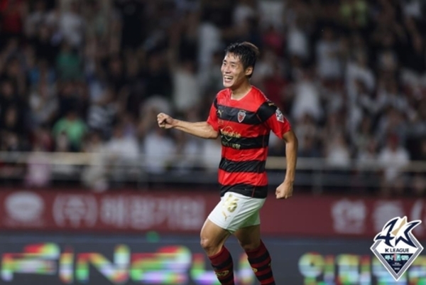 포항이 전북을 상대로 또 다시 '천적모드'를 발동했다.ⓒ연합뉴스=한국프로축구연맹 포항이 전북을 상대로 또 다시 '천적모드'를 발동했다.ⓒ연합뉴스=한국프로축구연맹