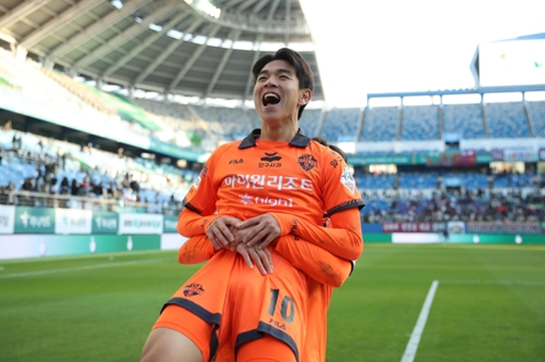 김천 상무에 새로운 해결사 김대원 ⓒ연합뉴스=한국프로축구연맹 제공 김천 상무에 새로운 해결사 김대원 ⓒ연합뉴스=한국프로축구연맹 제공